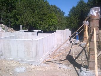 4. site-work/2. foundation/West Grey-20170901-00554